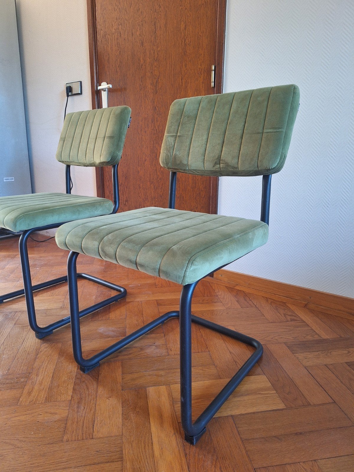 Set van 4 groene eetkamerstoelen - zo goed als nieuw, Ophalen, Twee, Overige kleuren, Modern, Industrieel