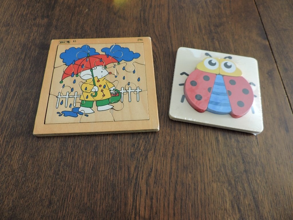 2 houten puzzels  lieveheerbeestje en muisje, Ophalen of Verzenden, Zo goed als nieuw, Van hout, Minder dan 10 stukjes