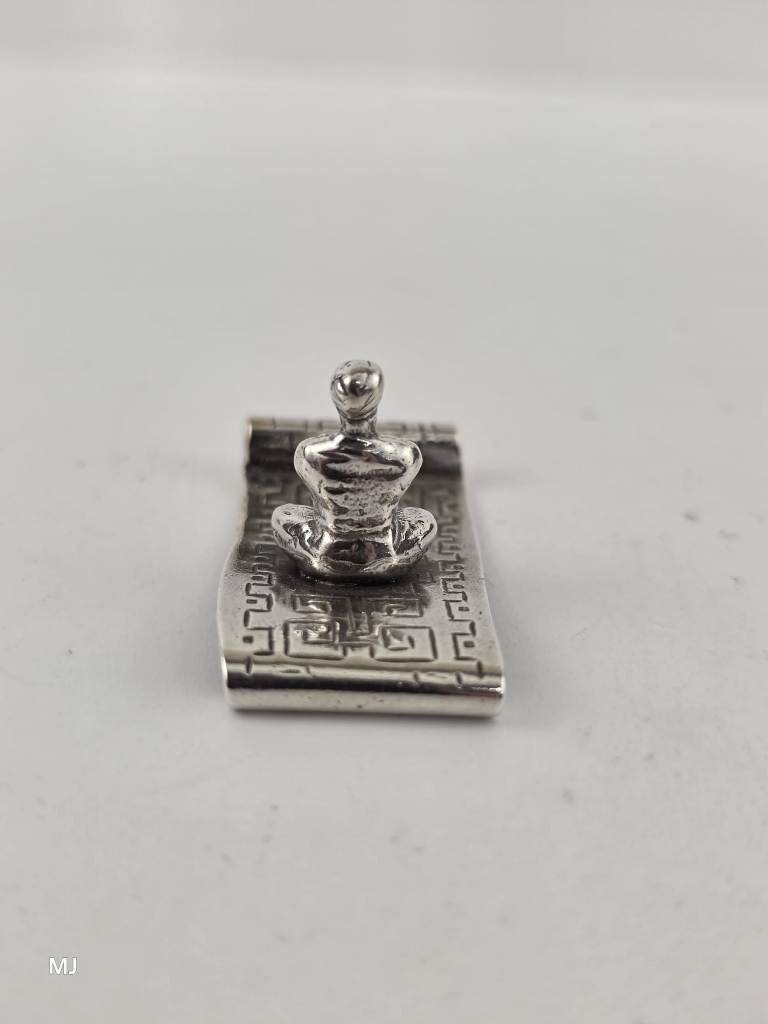 Zilveren miniatuur Vliegend tapijt                      Z213, Ophalen of Verzenden, Zilver