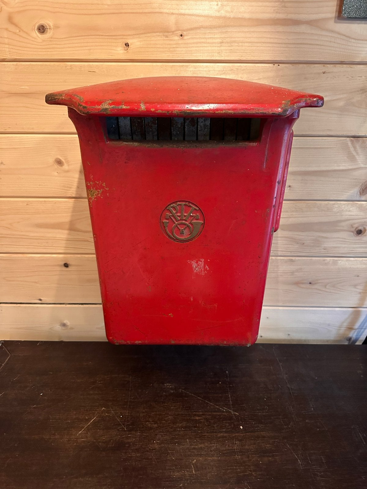 Antieke rode PTT wandbrievenbus kleine de Koo, Ophalen, Gebruikt, IJzer, Wandbrievenbus