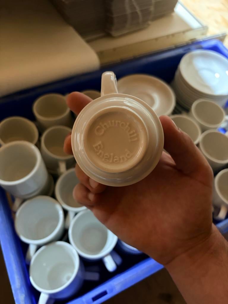 Diverse kopjes en schotels - Churchill & Mosa, Ophalen, Gebruikt, Keramiek, Overige stijlen