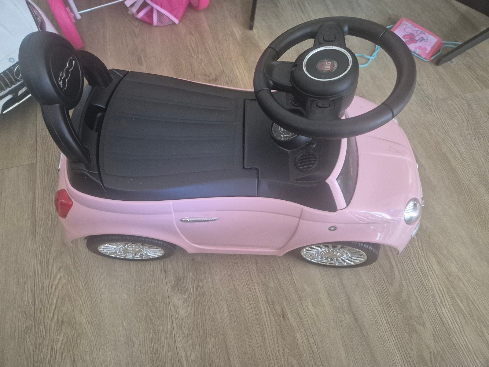 roze fiat loopauto, Ophalen, Gebruikt