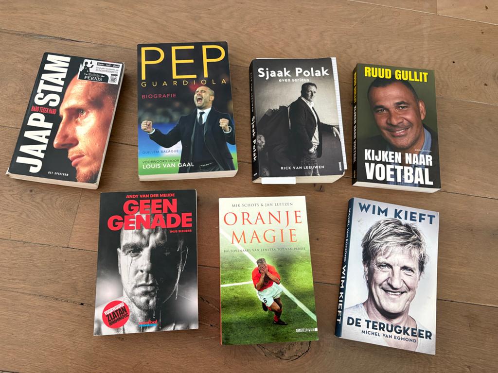 Voetbalboeken: Jaap Stam, Pep Guardiola, Ruud Gullit e.a., Boeken, Sportboeken, Ophalen of Verzenden, Gelezen, Balsport