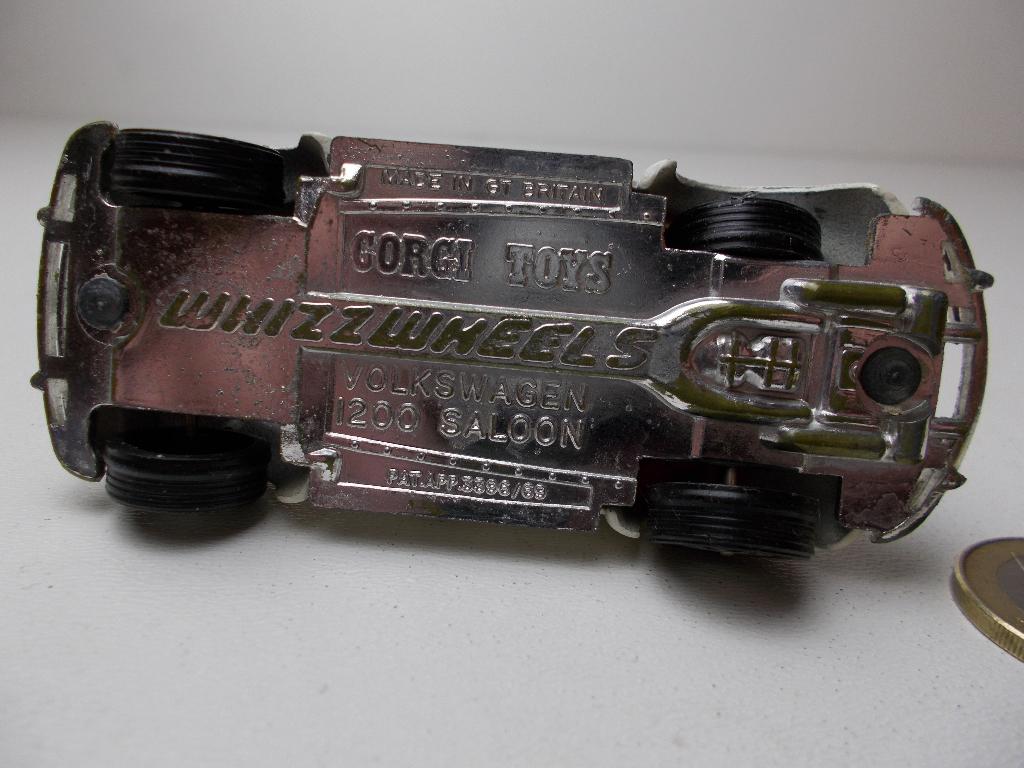 1970 Corgi Toys 373 VOLKSWAGEN 1200 SALOON (DUTCH EXPORT!), Hobby en Vrije tijd, Modelauto's | 1:43, Ophalen of Verzenden, Zo goed als nieuw