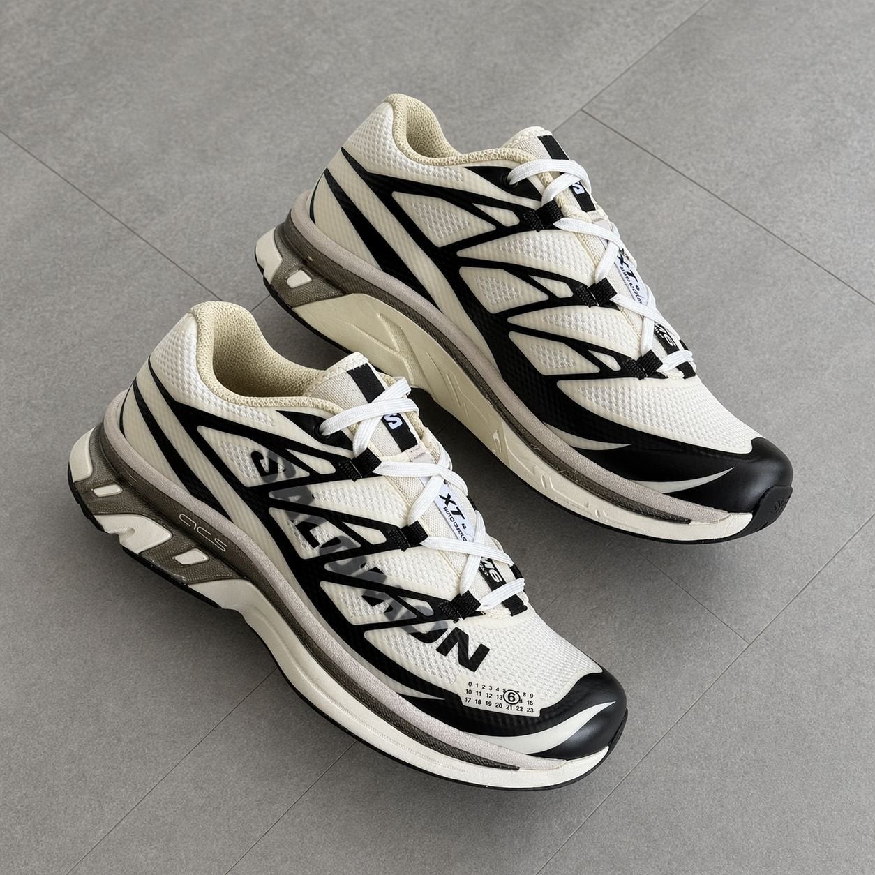 Salomon XT-MM-6 MM6 Maison Margiela Vanilla Ice, Zwart, Nieuw, Ophalen of Verzenden, Sneakers of Gympen