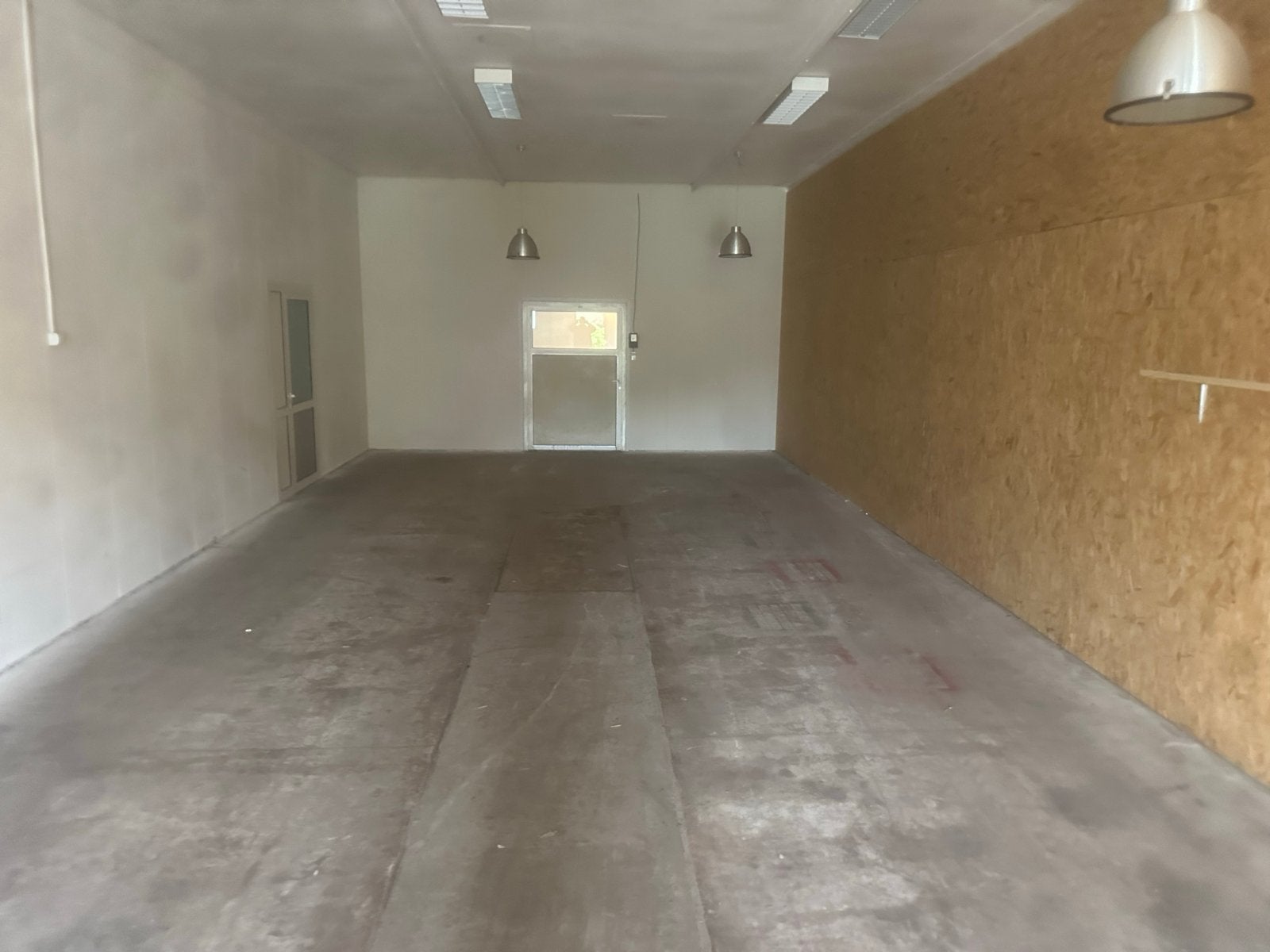 Ruime opslagruimte/garage te huur, 50 m² of meer, Arnhem