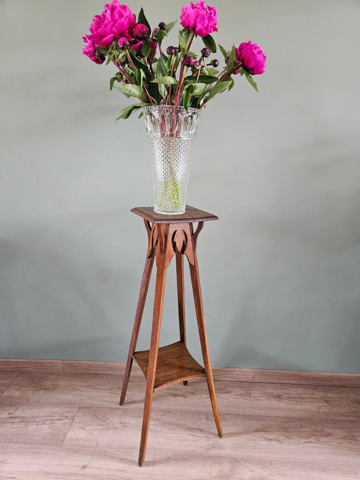 Antieke houten hoge plantentafel / piedestal, Ophalen