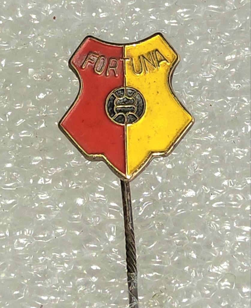 Vintage Speldje Fortuna Vlaardingen Voetbalclub, Ophalen of Verzenden, Gebruikt, Sport, Speldje of Pin
