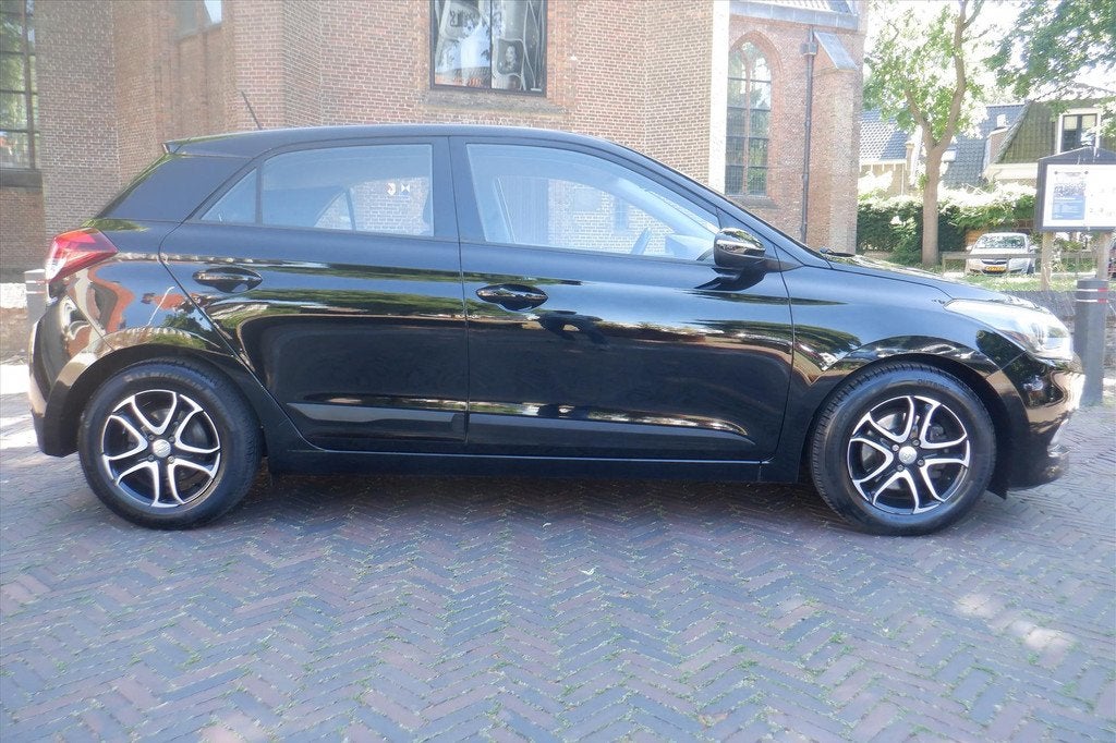 Hyundai I 20 1.0 T-GDI Blue 100PK Comfort + navigatie, Auto's, Hyundai, Keurmerk '100% Onderhouden', 12 maanden, Parkeersensor