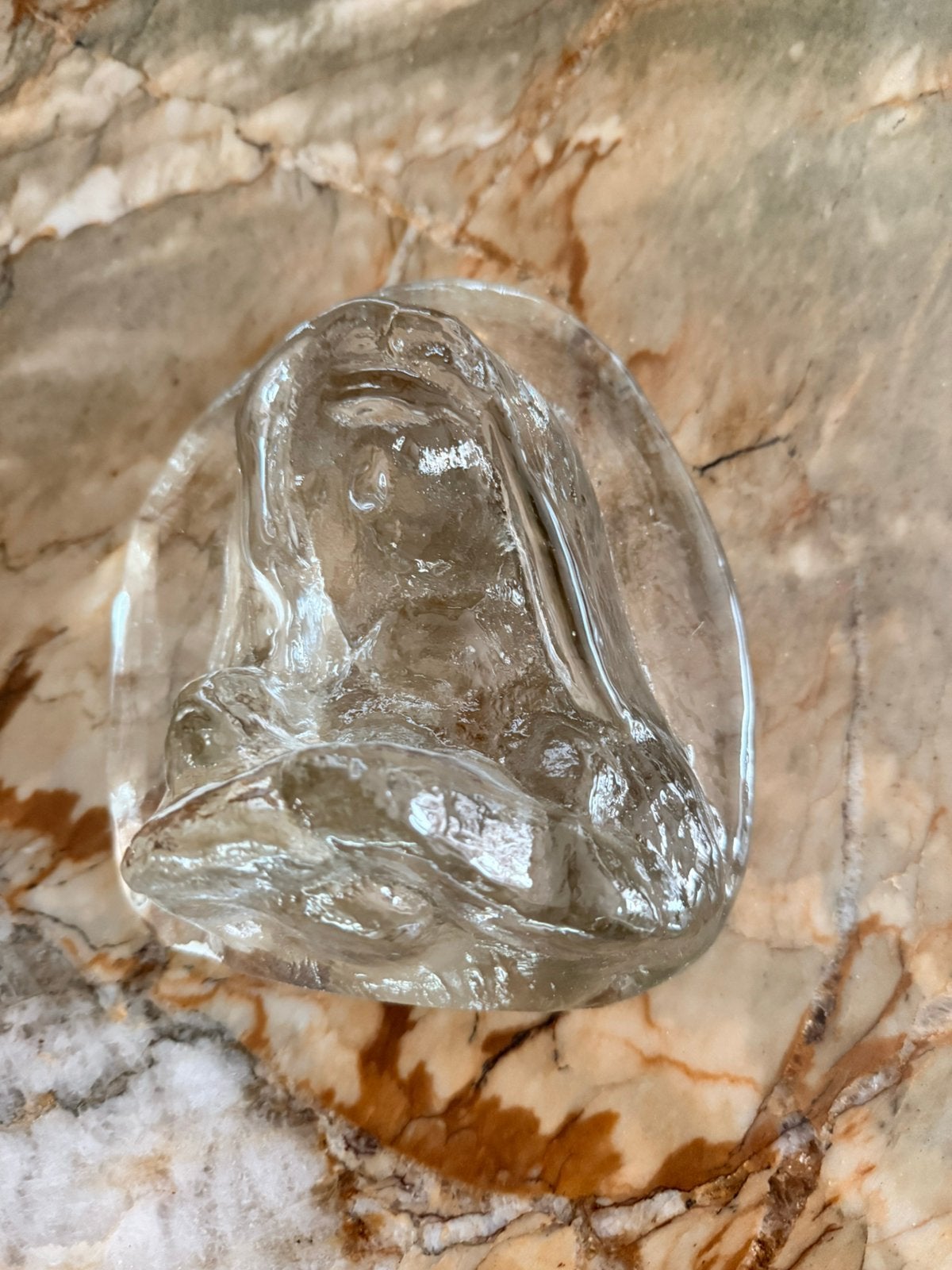 Glazen beeldje Maria met kind - Religieuze kunst, Ophalen of Verzenden