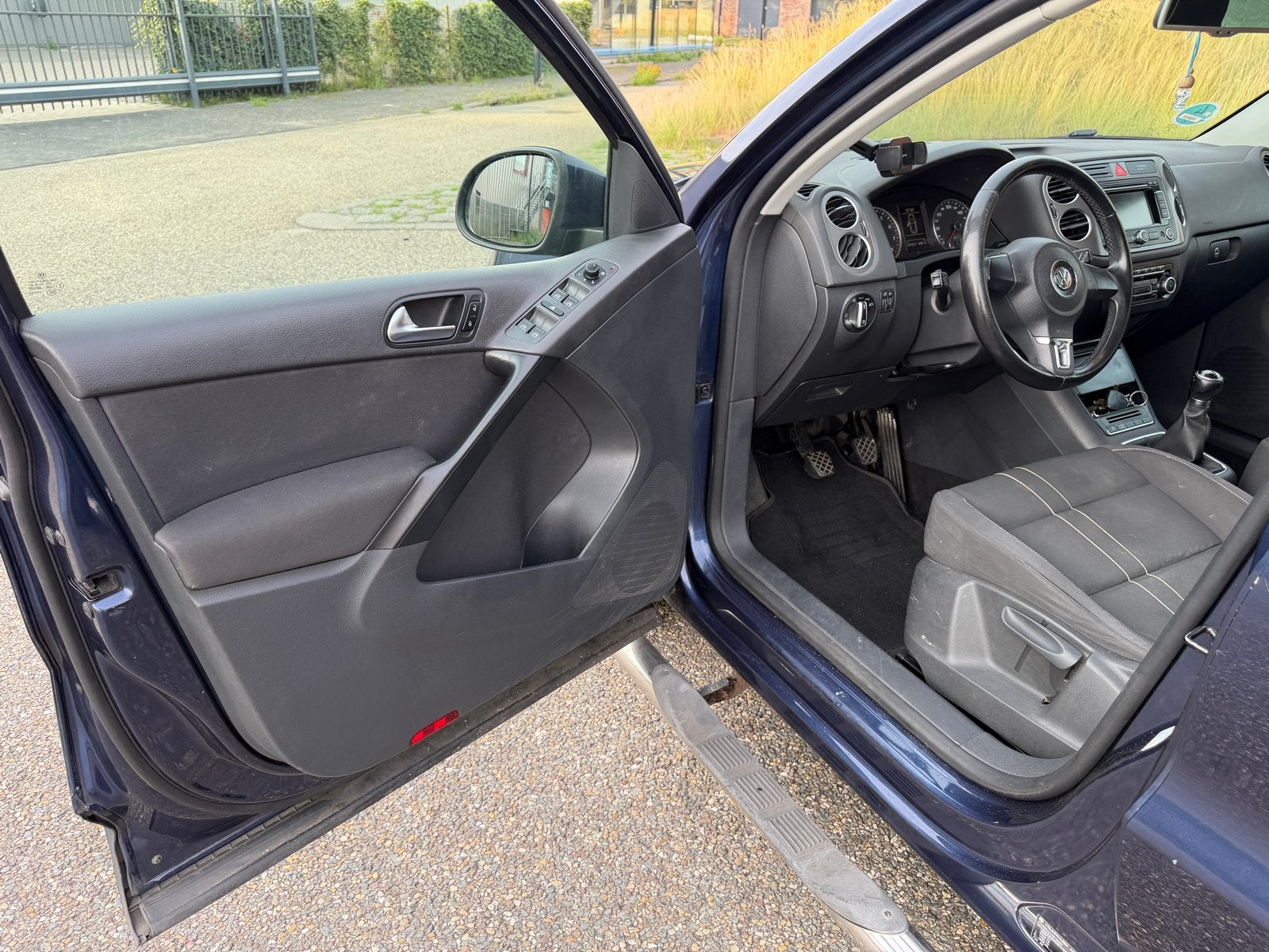 Foto 10 van Volkswagen Tiguan 1.4 TSI 90KW BMT 2010 Blauw