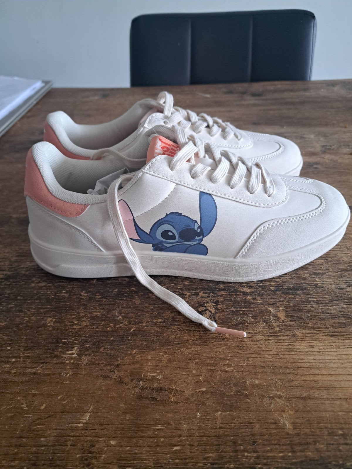 Nieuwe Stitch schoenen voor meisjes - Maat 39, Kleding | Dames, Schoenen, Ophalen, S, Overige kleuren, Nieuw