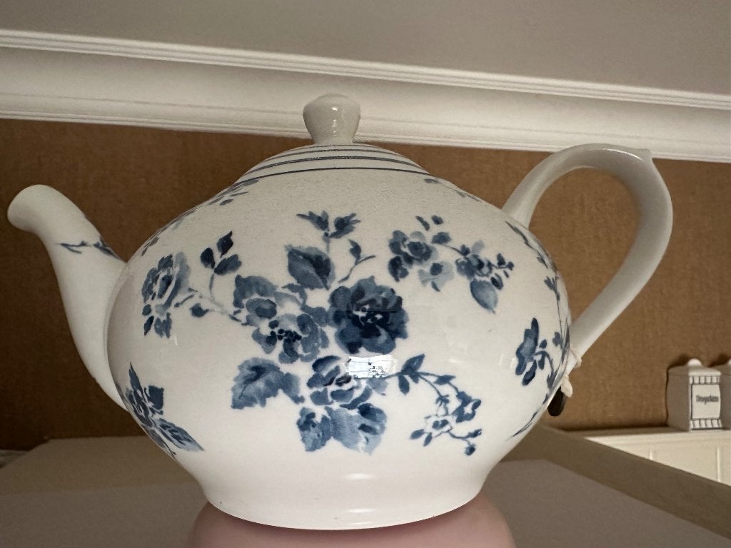 Laura Ashley theepot, Ophalen, Zo goed als nieuw, Porselein, Theepot