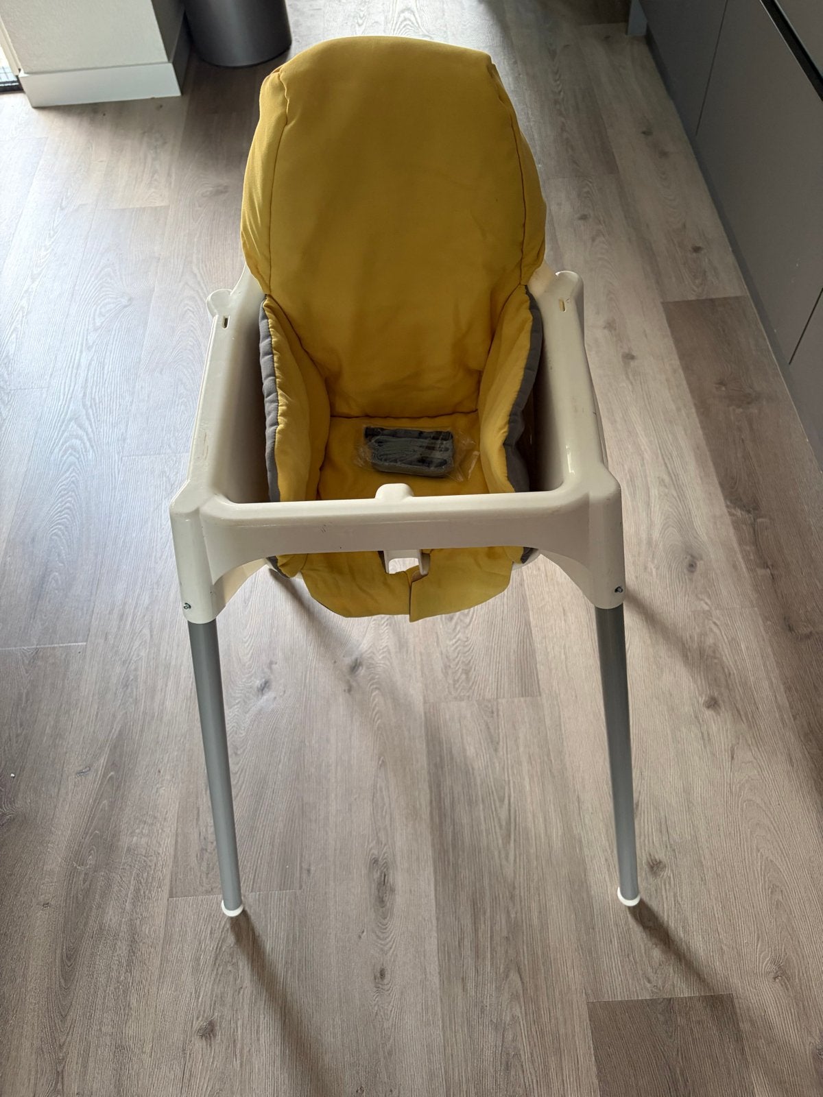 IKEA Antilop kinderstoel met geel kussen, Kinderen en Baby's, Kinderstoelen, Ophalen, Gebruikt, Overige typen