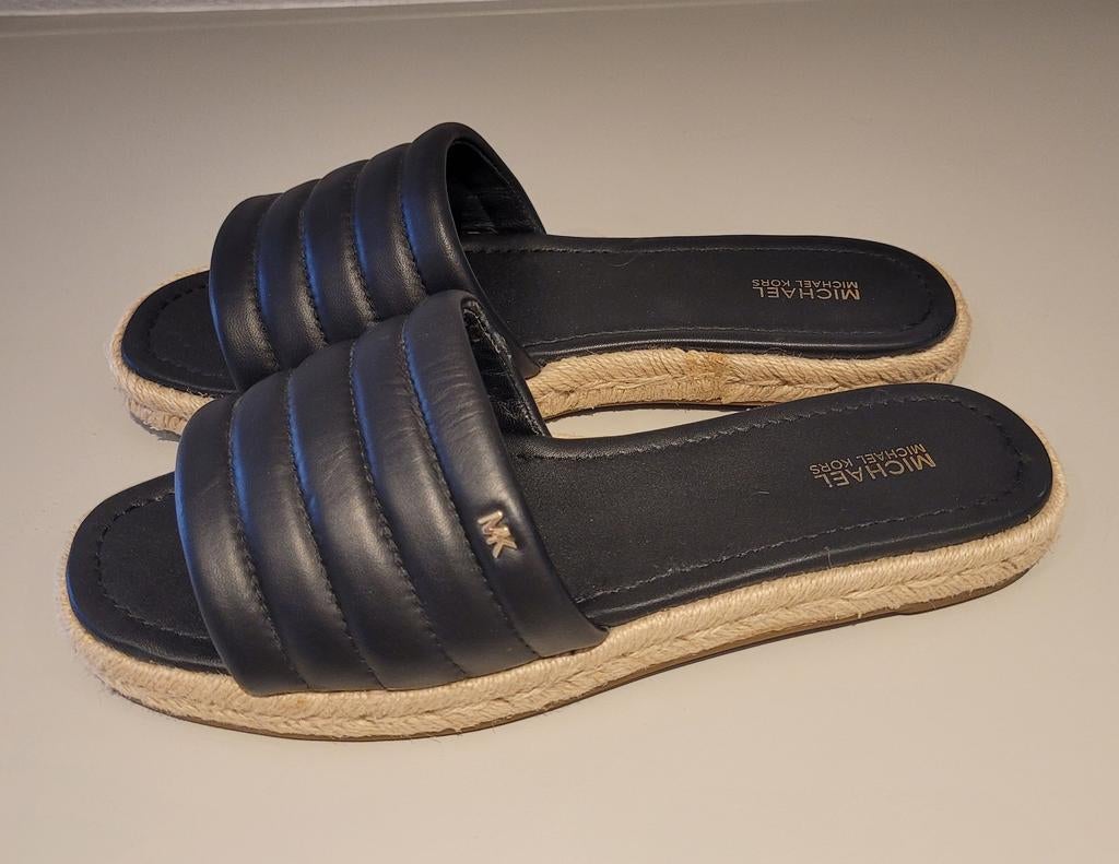 Michael Kors Zwarte Lamsleren Slippers Maat 41, Kleding | Dames, Slippers, Michael Kors, Zwart, Ophalen of Verzenden