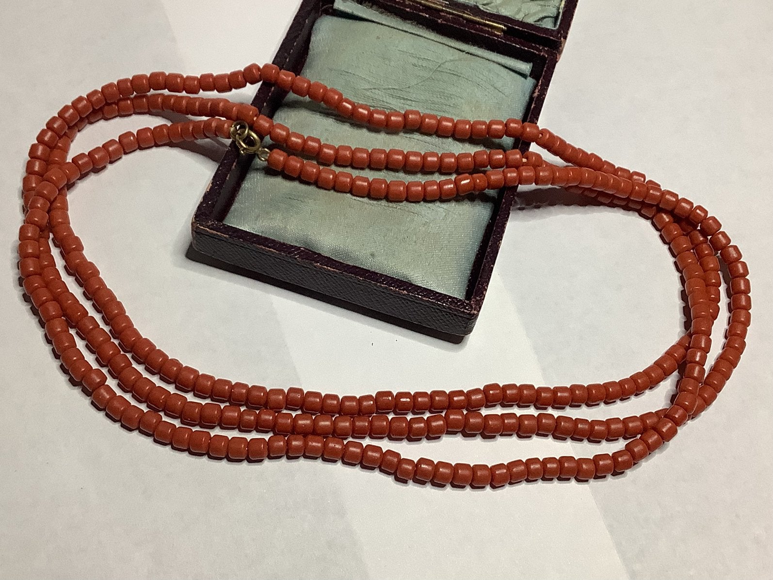 LANGE KORAAL RODE KETTING MET SLOT, Verzenden, Ketting