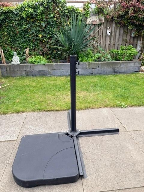 Parasol, incl. voet en 4 ballasttegels (15kg/st), Ophalen, Zo goed als nieuw, Minder dan 1 meter, Parasolvoet