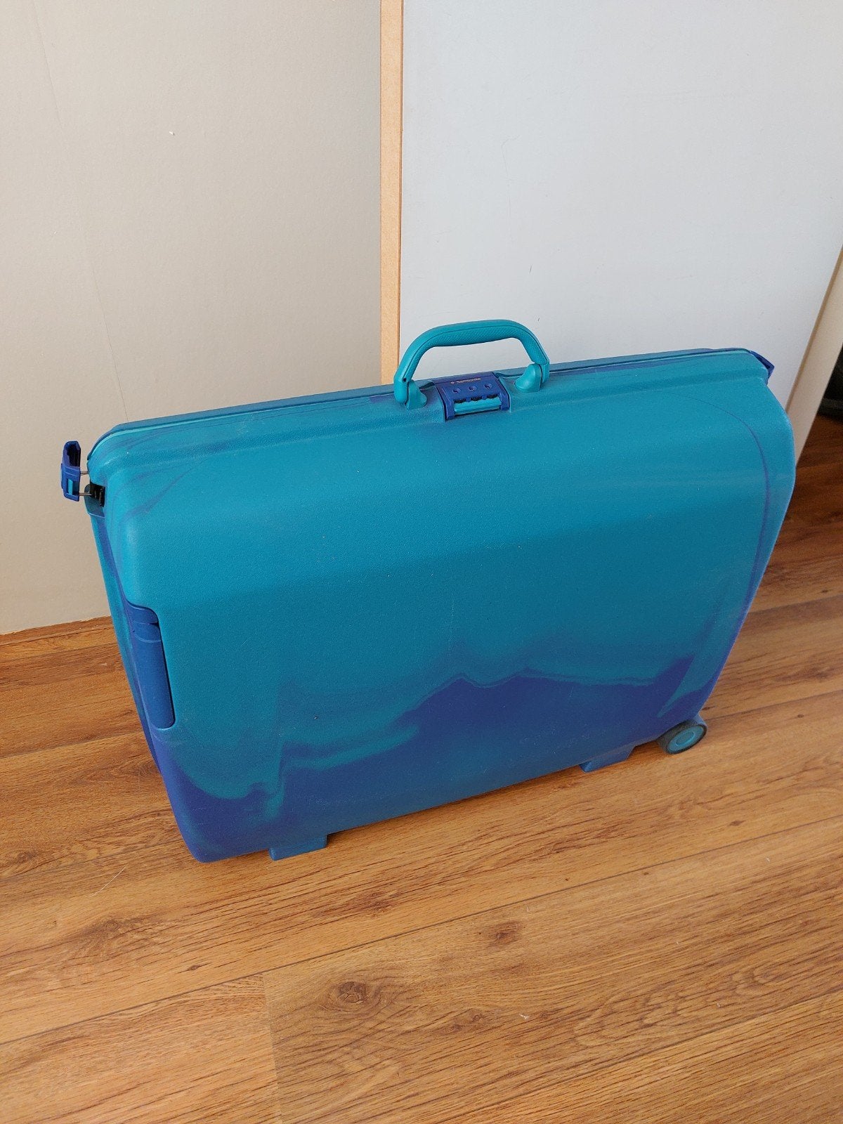 Samsonite Koffer - Blauw/Turquoise met Wieltjes en Slot, Sieraden, Tassen en Uiterlijk, Koffers, Gebruikt, Hard kunststof, 45 tot 55 cm