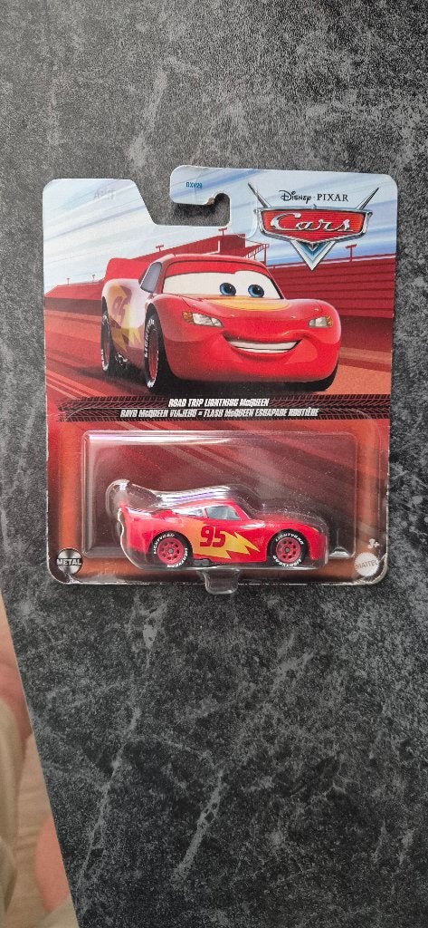 Disney Pixar Cars Road Trip Lightning McQueen, Kinderen en Baby's, Speelgoed | Speelgoedvoertuigen, Ophalen of Verzenden, Nieuw