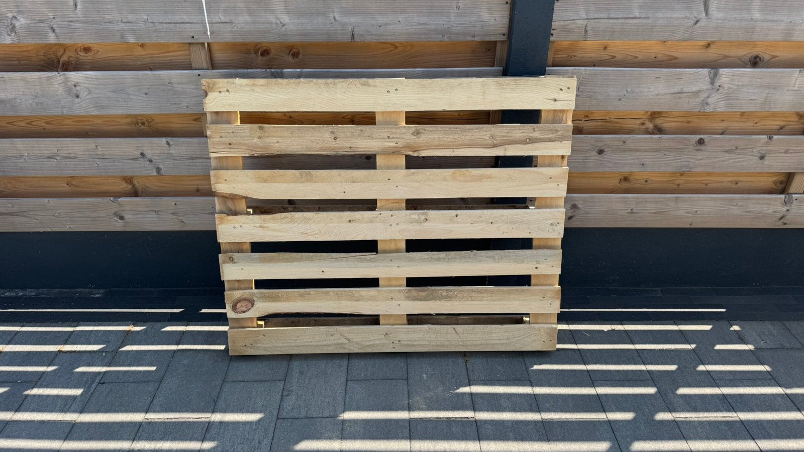 Pallet gratis afhalen voor bv de kachel, Doe-het-zelf en Verbouw, Hout en Planken, Ophalen, Nieuw, 50 mm of meer, Minder dan 200 cm