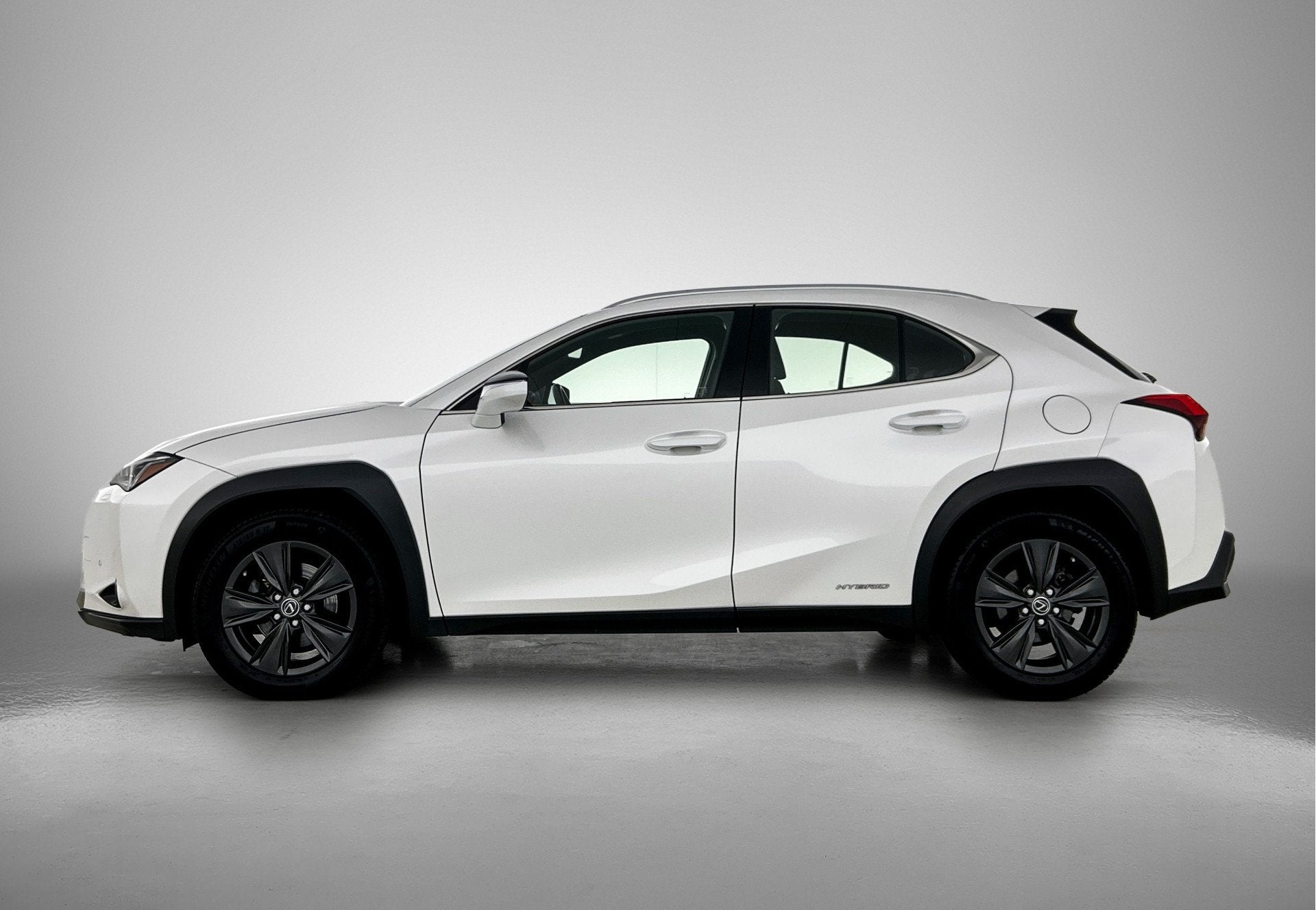 Lexus UX 250h Business Line | Navigatie | Stoel+stuurverwarm, Automaat, Gebruikt, 4 cilinders, Wit