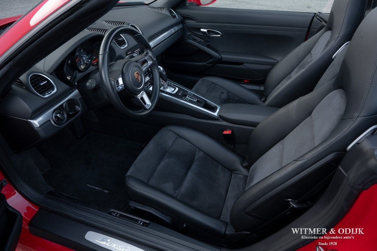 Porsche 718 Boxster 2.0 55.000km NL-auto (bj 2016), Auto's, Automaat, Achterwielaandrijving, Gebruikt, Zwart