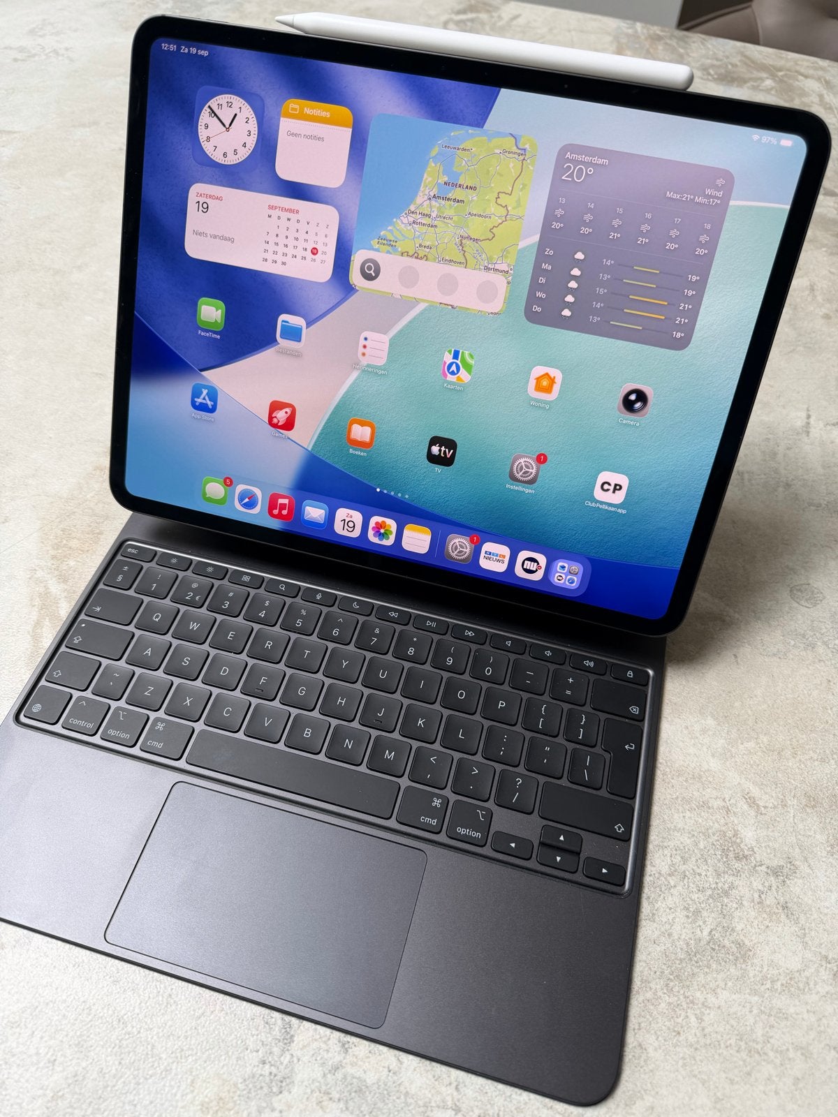 Als nieuwe iPad Pro 13 inch M4 Nanotextuur (+Pen,Magic Keybo, Ophalen of Verzenden, Zo goed als nieuw, 13 inch of meer, Apple iPad Pro