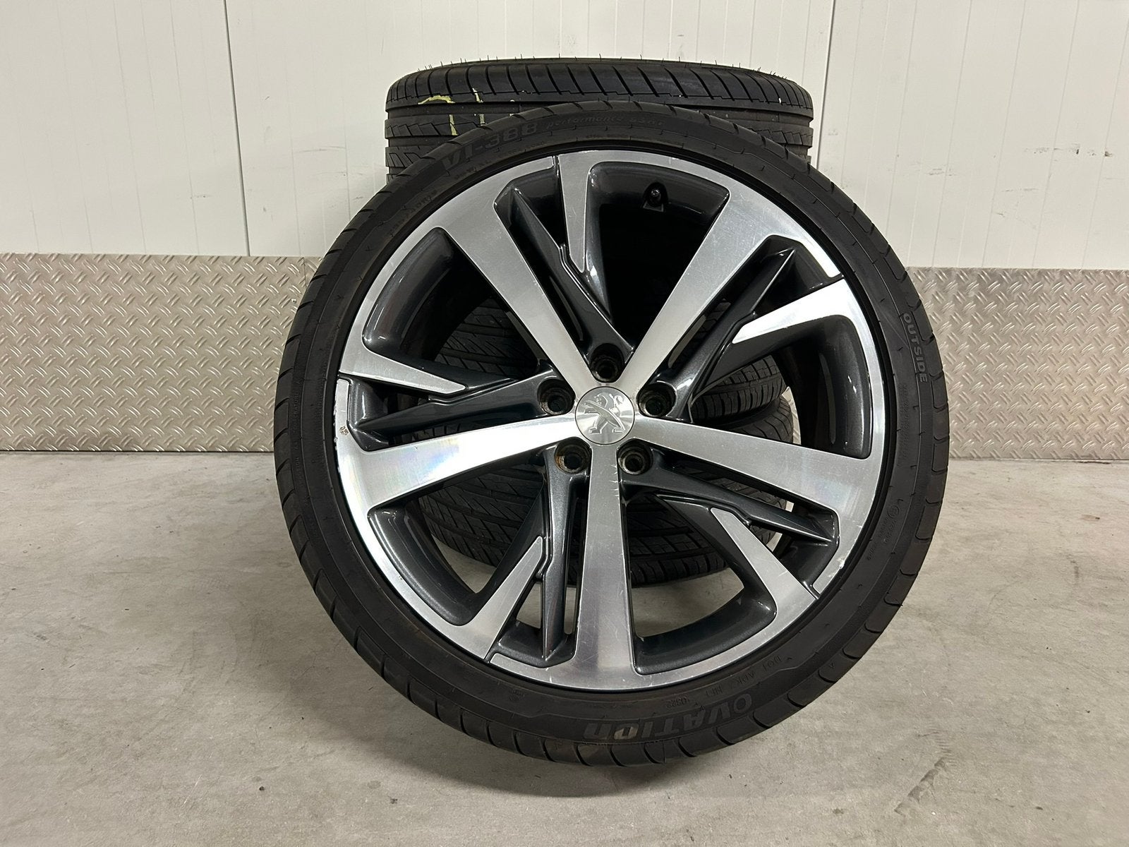 Peugeot RCZ 19 inch 5x108 Zomer 2022 235/40/19