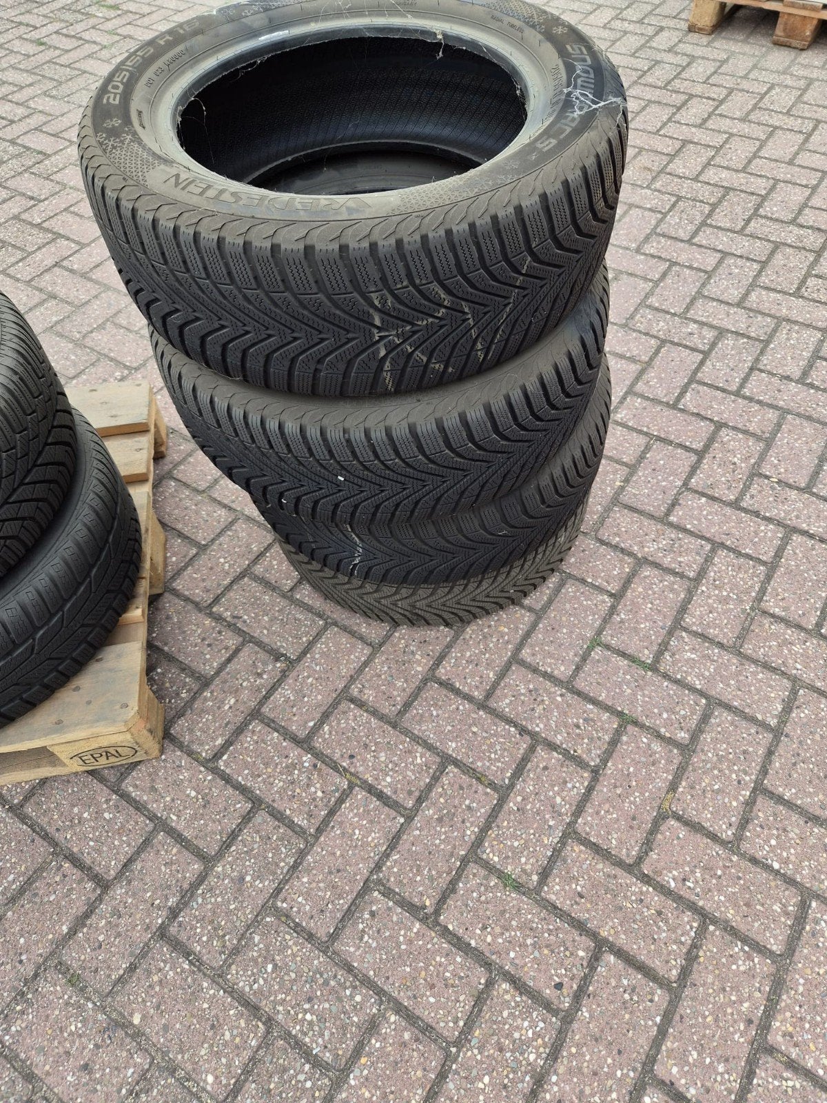 Winterbanden Vredenstein 'Snowtracs' 205/ 55 R 16 MOET WEG!!, Ophalen, 16 inch, Band(en), Personenwagen
