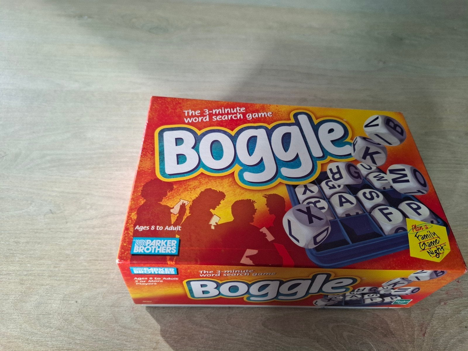 Boggle: Het 3-minuten woordzoekspel, Parker Brothers, Ophalen of Verzenden, Zo goed als nieuw, Vijf spelers of meer