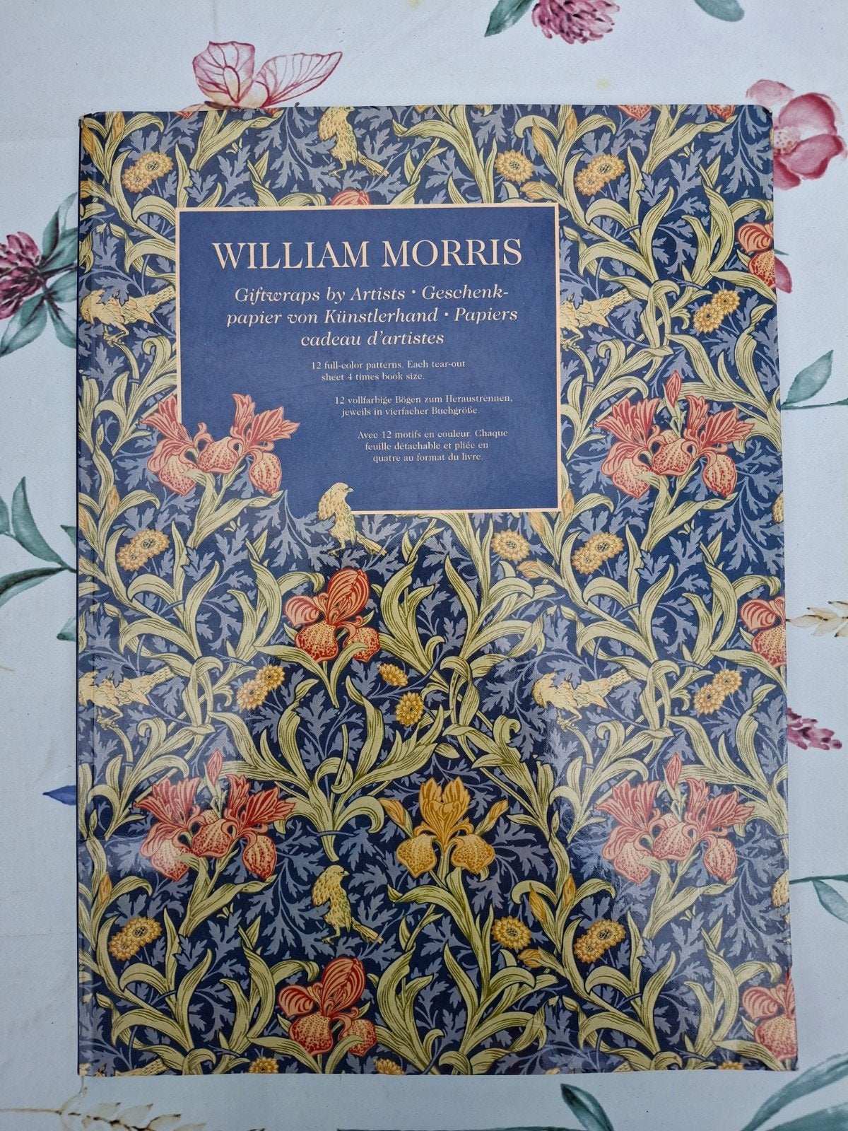 William Morris Giftwraps by Artists - Geschenkpapier, Boeken, Kunst en Cultuur | Fotografie en Design, Zo goed als nieuw, Overige onderwerpen