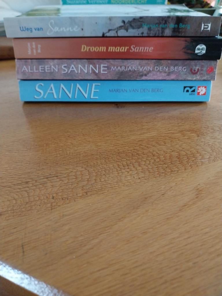 Sanne boekenreeks - 4 delen van Marjan van den Berg, Boeken, Ophalen, Gelezen, Marjan van den Berg, Nederland