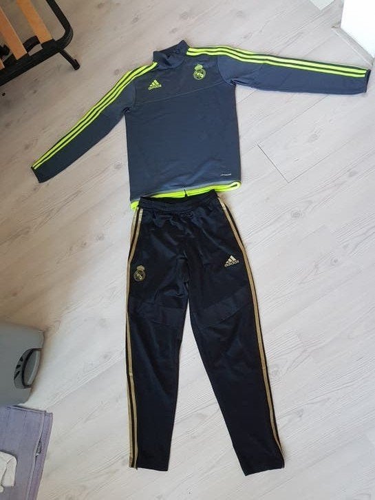 Real Madrid heren trainingspak in size xs, Maat XS of kleiner, Ophalen of Verzenden, Zo goed als nieuw, Trainingspak
