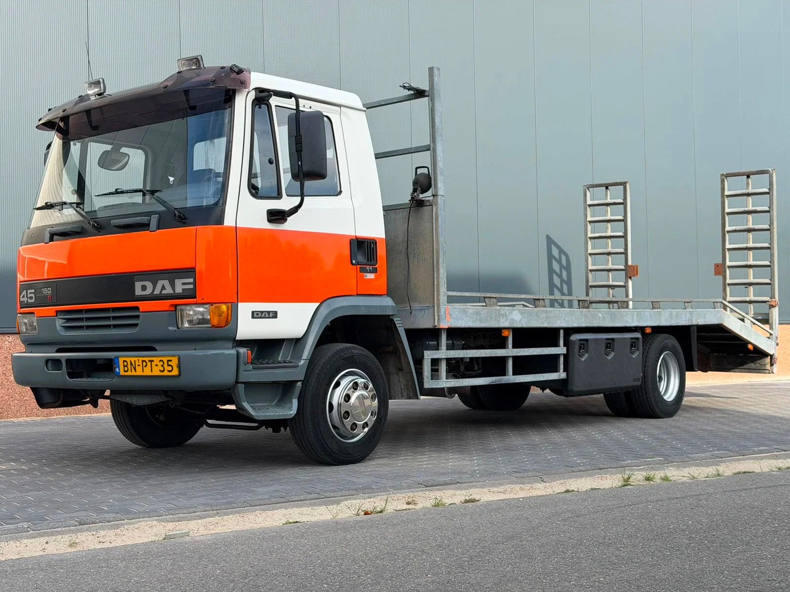 DAF 45 45.150 TI Oprijwagen Machinetransporter (bj 1999), Auto's, Euro 2, Achterwielaandrijving, Bedrijf, 2 stoelen