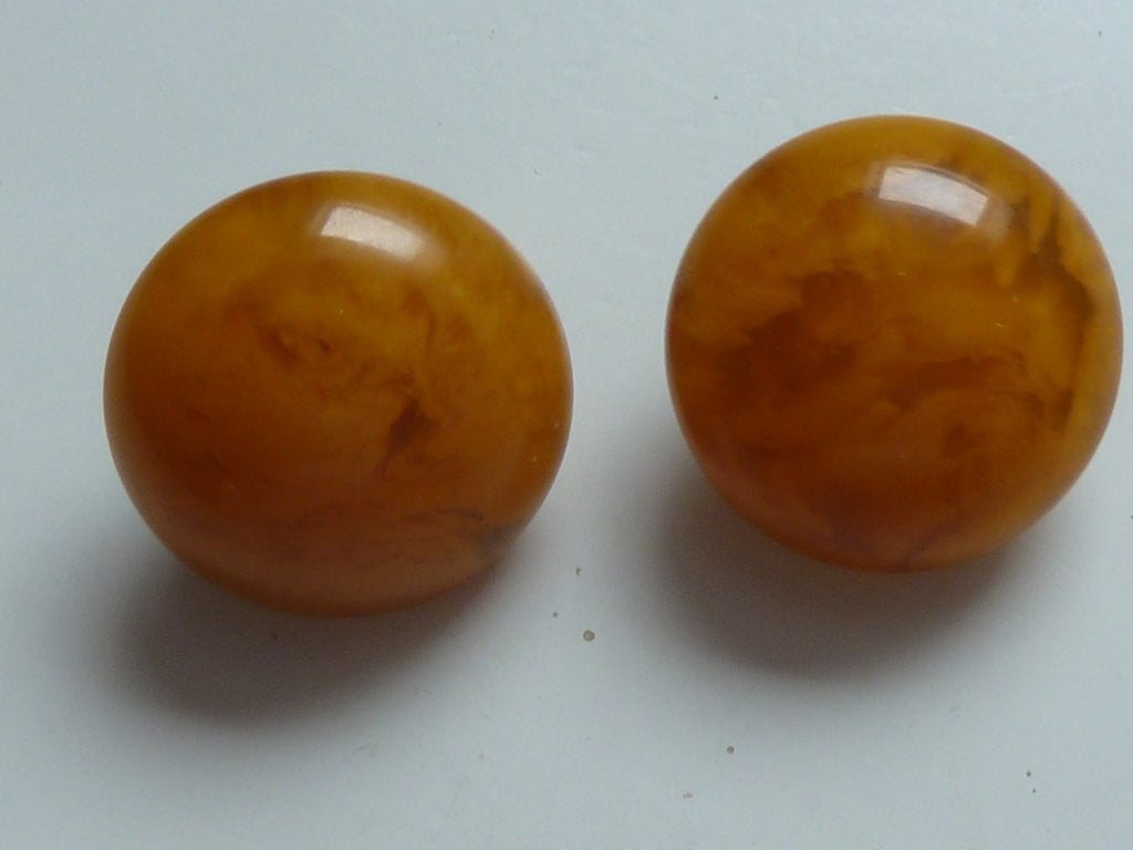 Jaren '60 oorbellen, clips, grote eggyolk barnsteen cabochon, Sieraden, Tassen en Uiterlijk, Oorbellen, Overige materialen, Verzenden