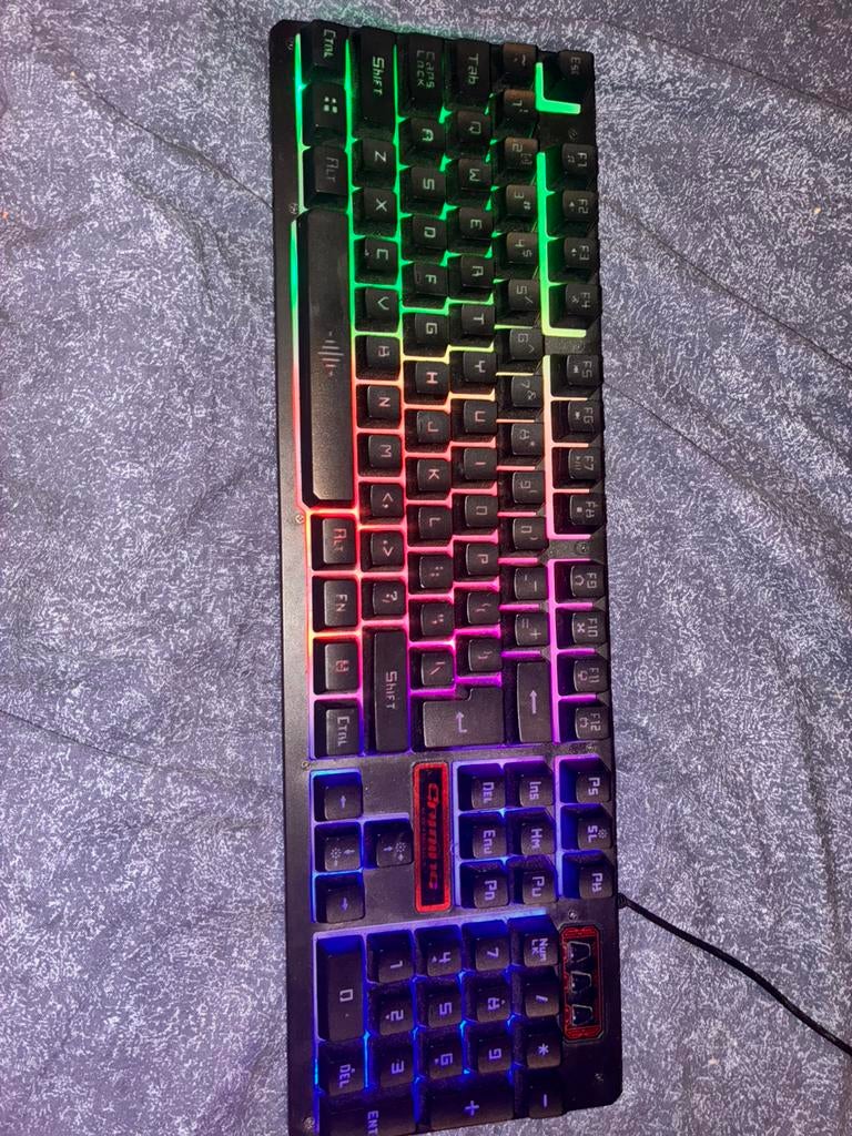 Gaming toetsenbord en muis, Computers en Software, Toetsenborden, Ophalen, Zo goed als nieuw, Gaming toetsenbord