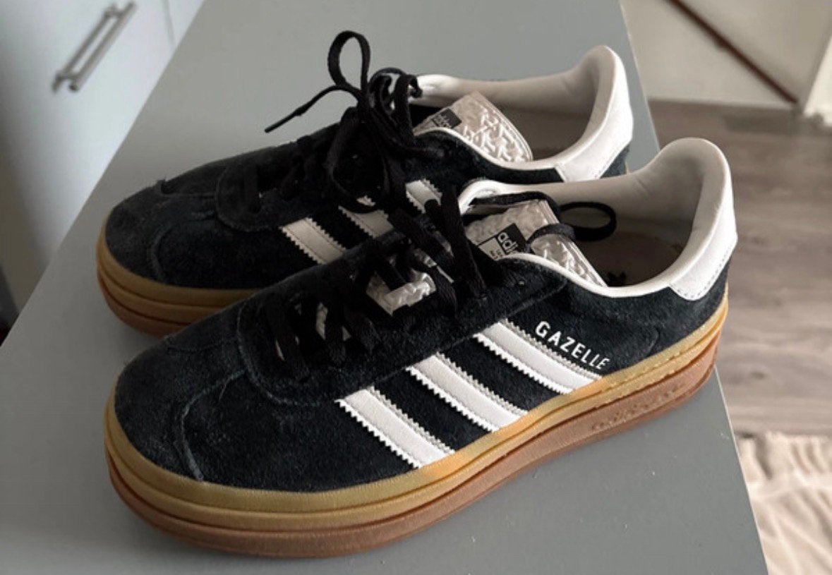 Sneakers, Zwart, Ophalen of Verzenden, Sneakers of Gympen, Zo goed als nieuw