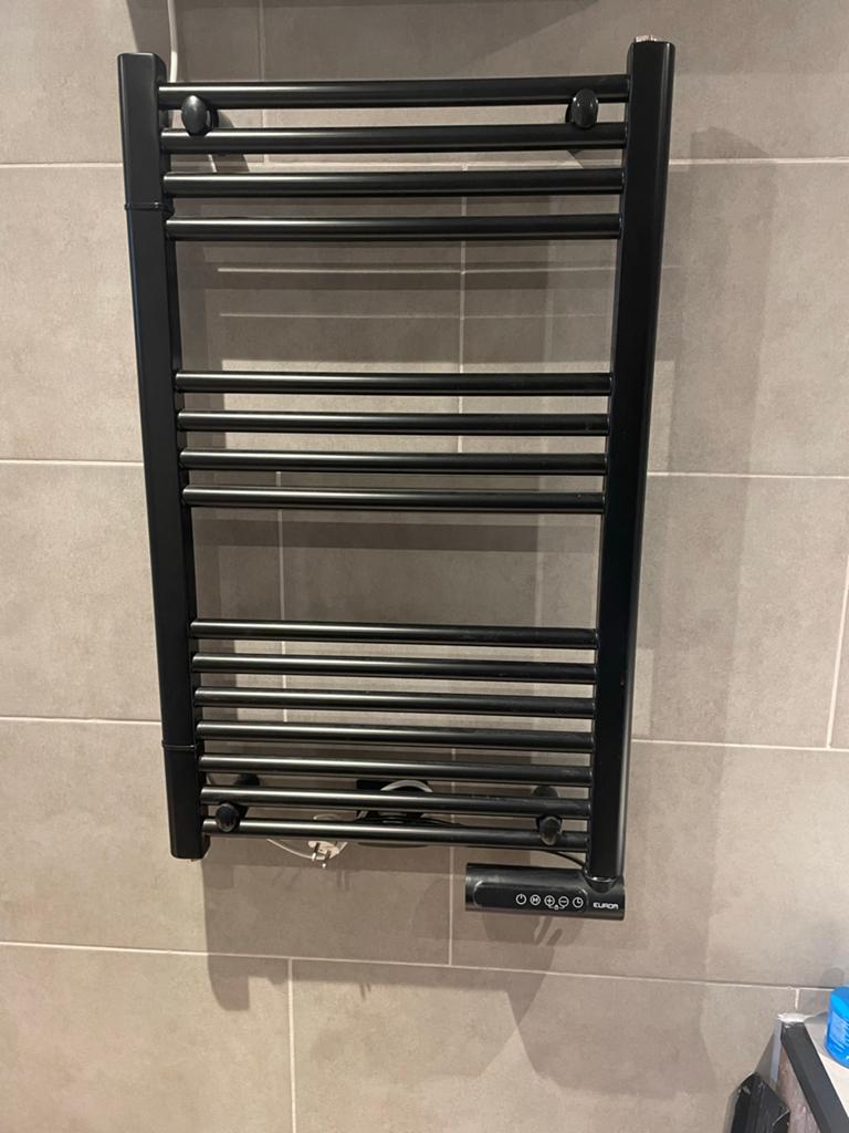 Eurom Sani-Towel 500W handdoekradiator zo goed als nieuw, Ophalen of Verzenden, Zo goed als nieuw, 500 tot 800 watt, Radiator