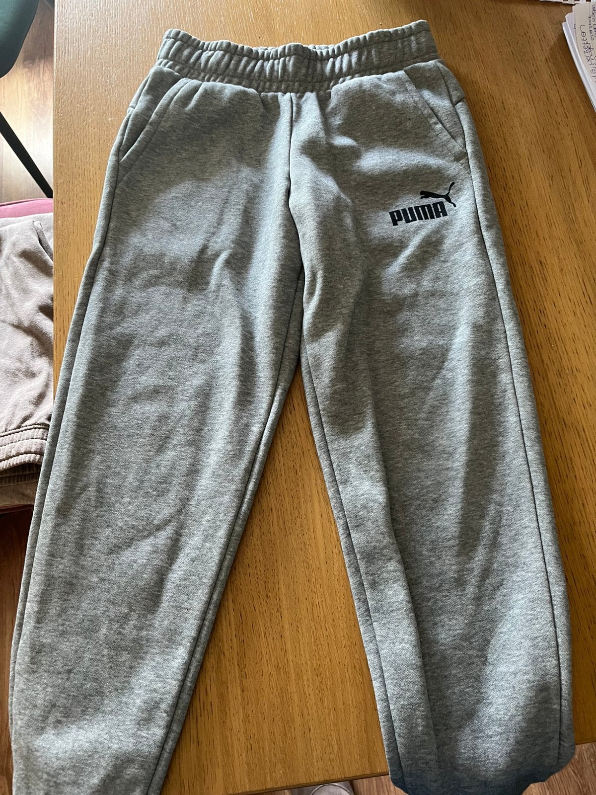 Joggingbroek puma maat 140, Kinderen en Baby's, Kinderkleding | Maat 140, Ophalen of Verzenden, Zo goed als nieuw, Jongen, Broek