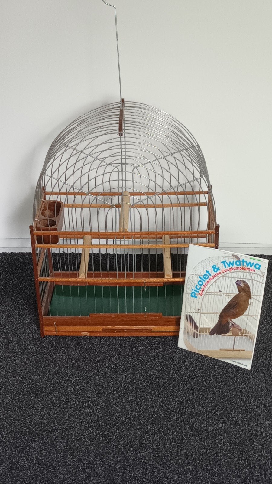 Surinaamse vogelkooi met boekje, Ophalen, Metaal, Vogelkooi