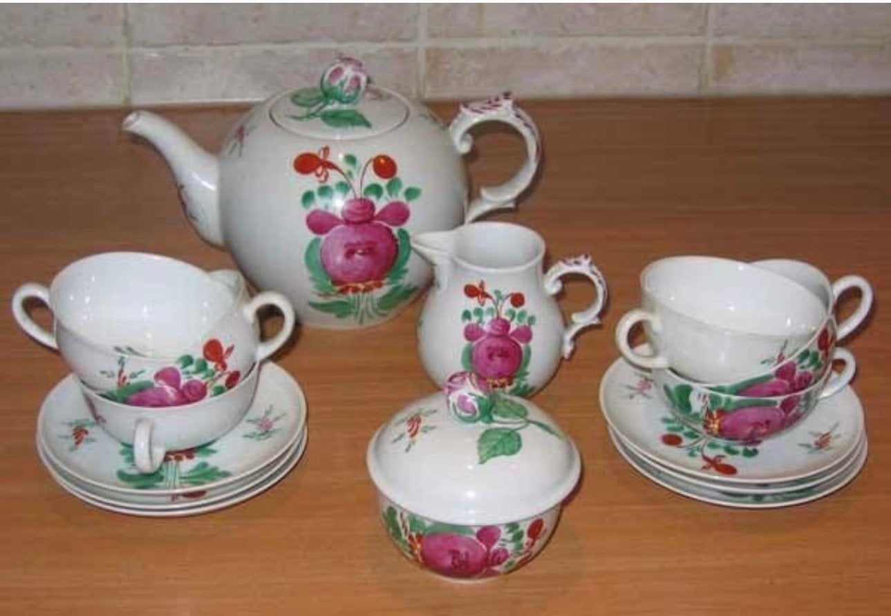Oost-Fries Theeservies Ostfriesische Rose Handgeschilderd, Antiek en Kunst, Antiek | Servies compleet, Ophalen of Verzenden