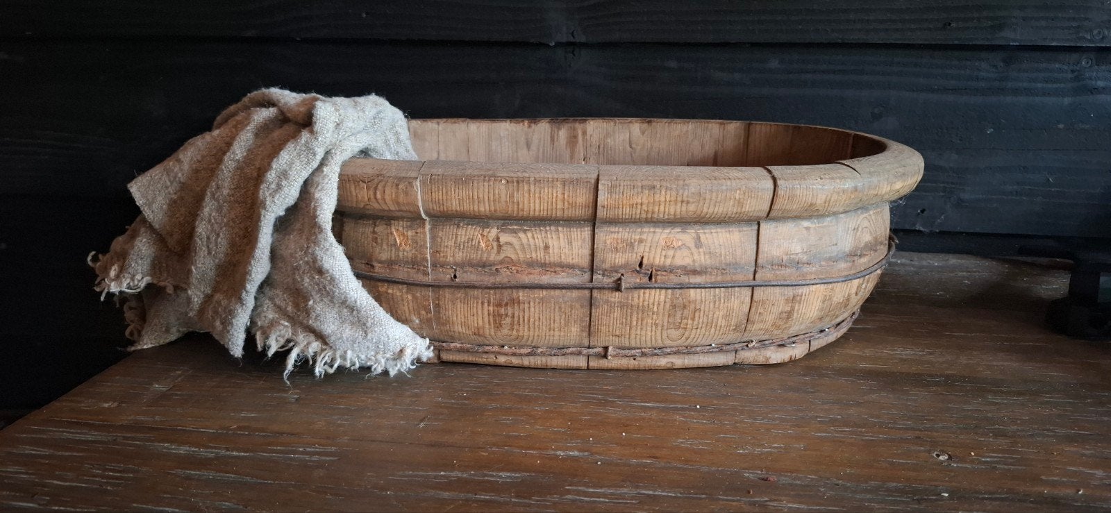 olijfbak groot en zwaar stoer en sober, Ophalen