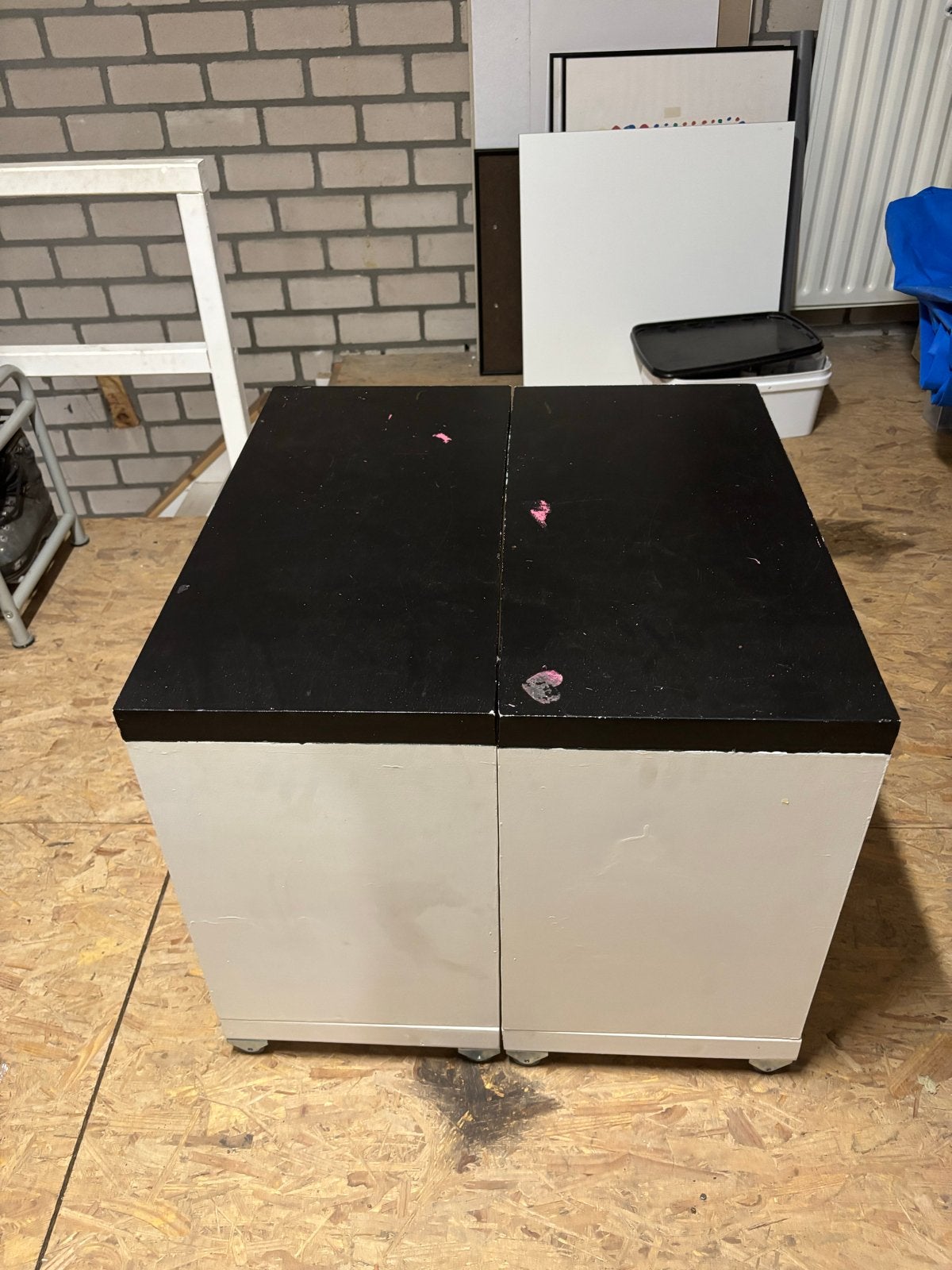 Twee bijzettafels/krukjes - Zwart/Wit - Opknapper, Ophalen, Minder dan 50 cm, Gebruikt, 50 tot 100 cm