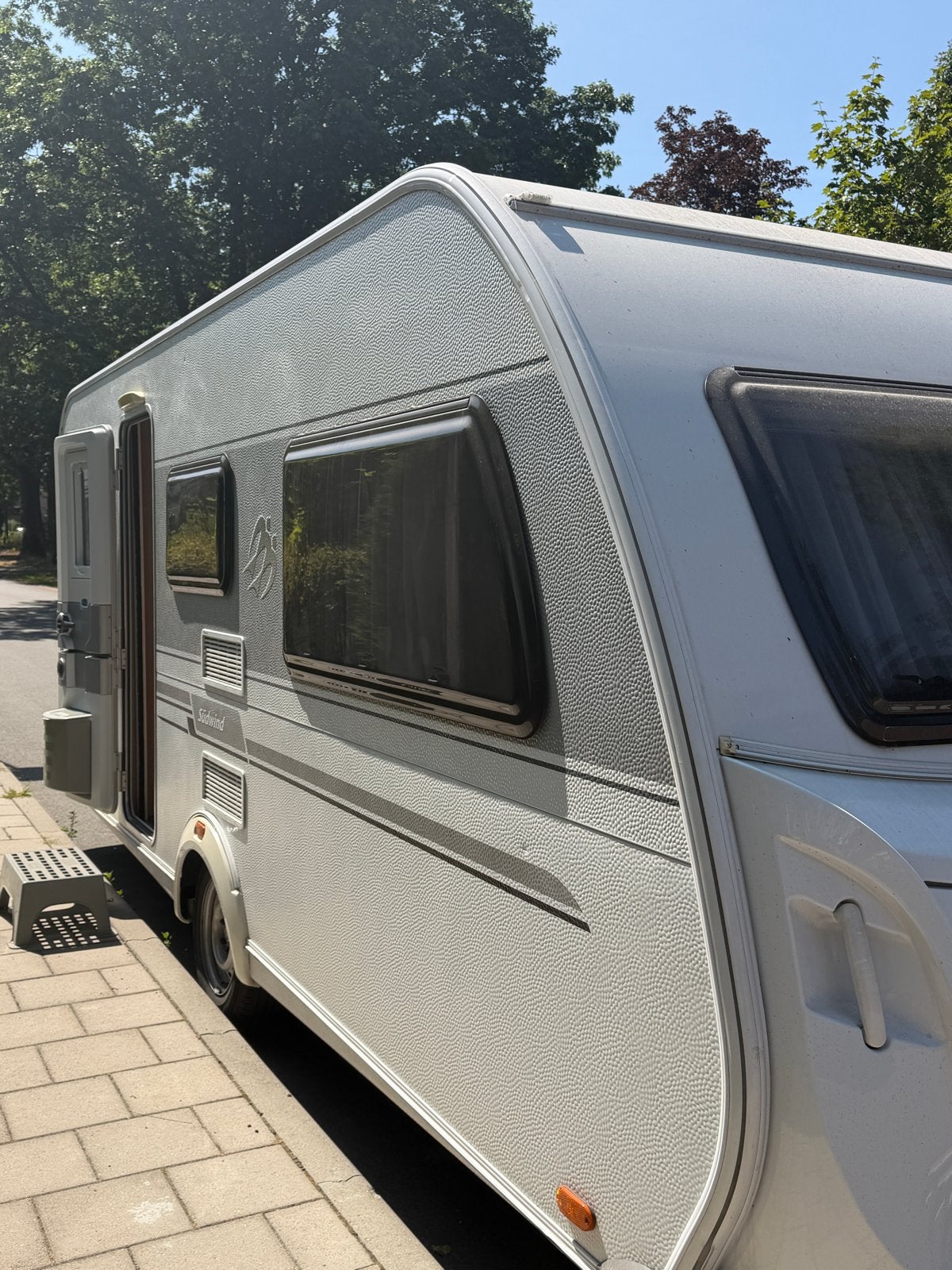 Knaus Sudwind Caravan met stapelbed, airco en mover, Stapelbed, Rondzit, Airco, Particulier