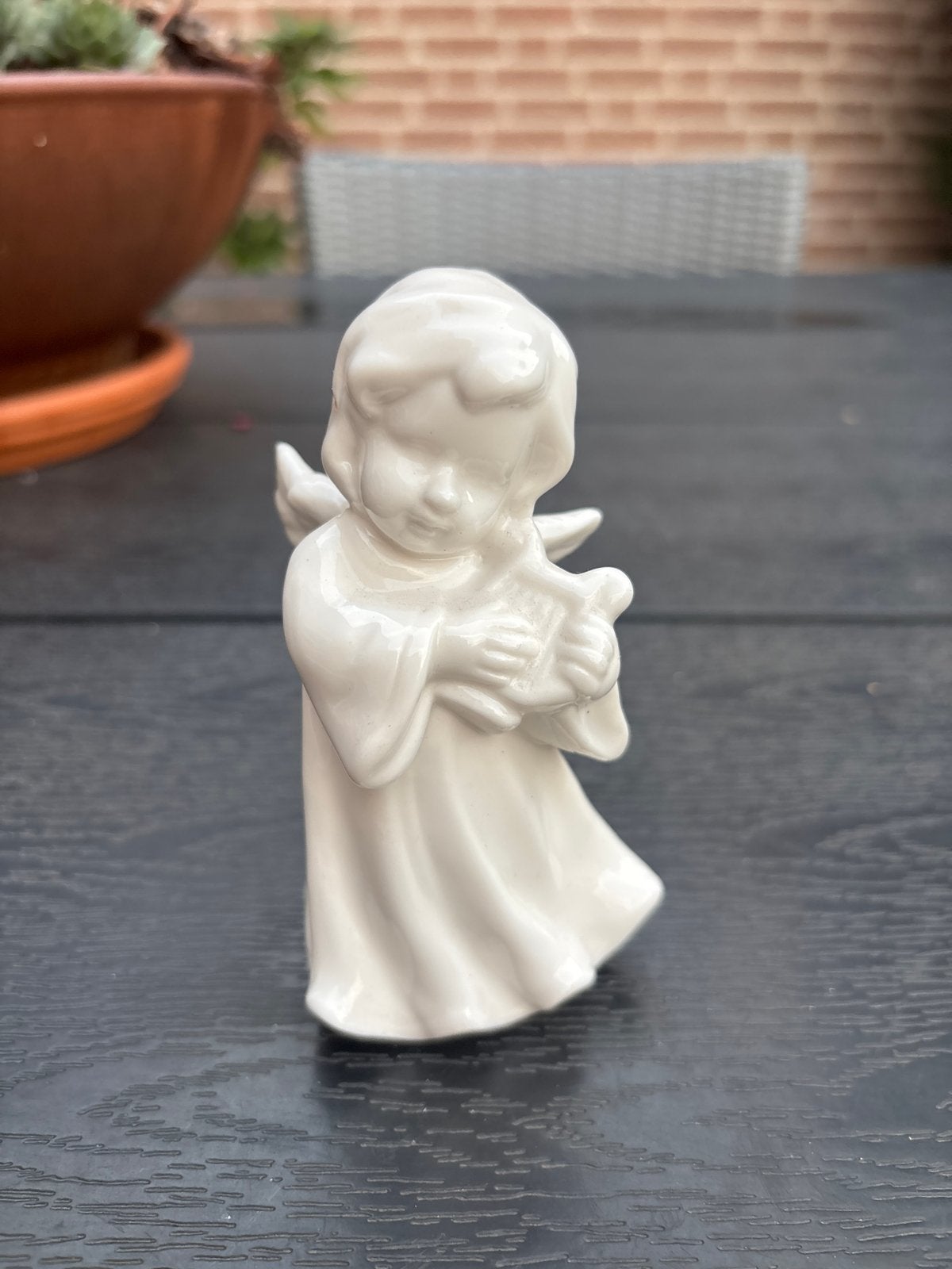 Wit porseleinen engel beeldje - 12cm hoog, Verzamelen, Ophalen of Verzenden, Zo goed als nieuw, Religie