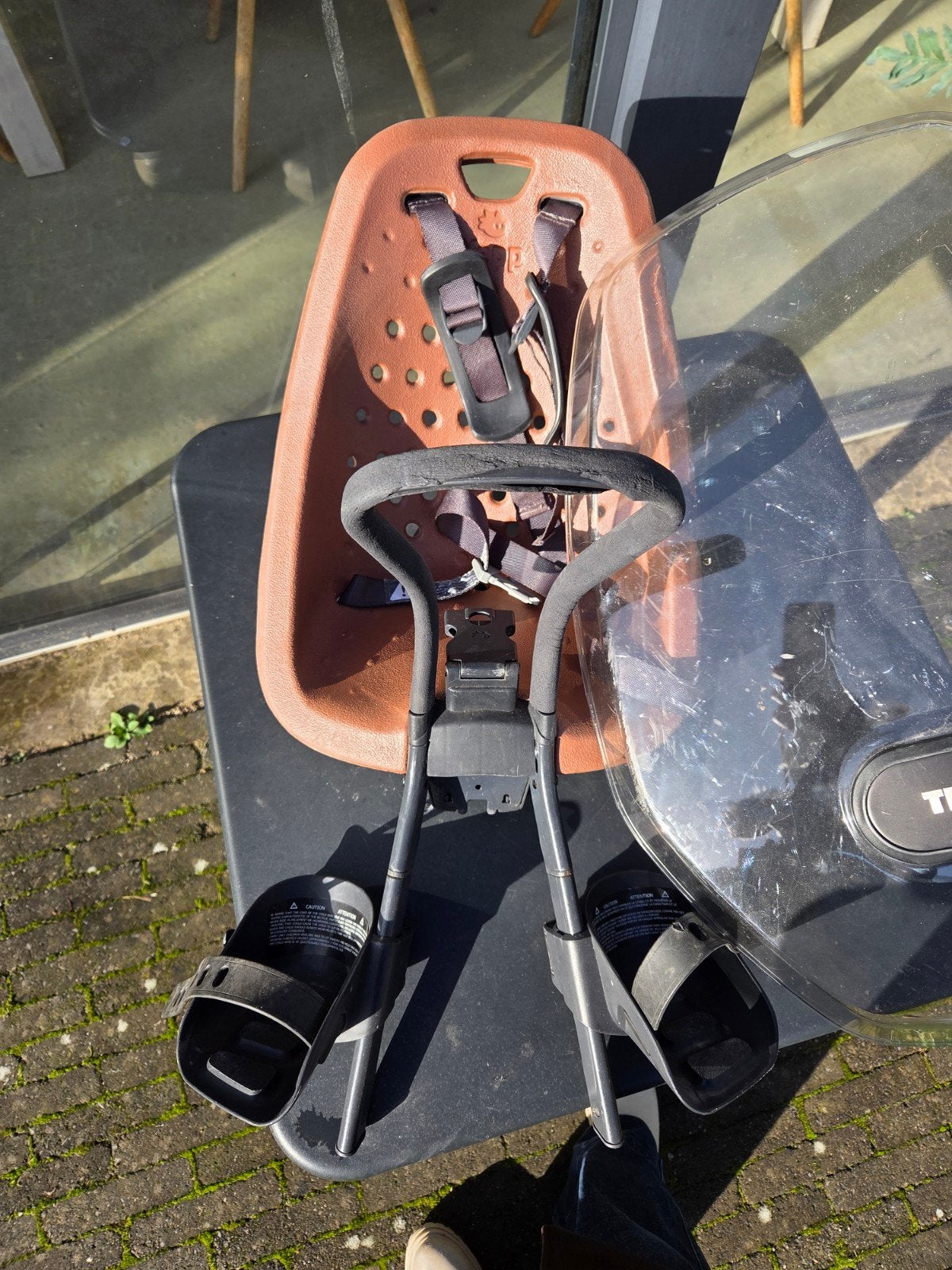 Thule Yepp Nexxt Mini kinderzitje met windscherm, Ophalen, Thule Yepp, Gebruikt, Voetsteuntjes