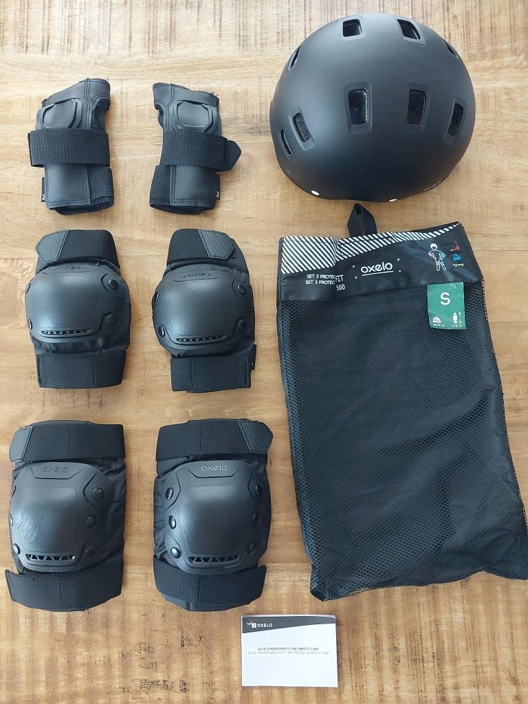 OXELO Knie, Elleboog, Polsbeschermers, en Helm S, Sport en Fitness, Ophalen, Gebruikt, Bescherming