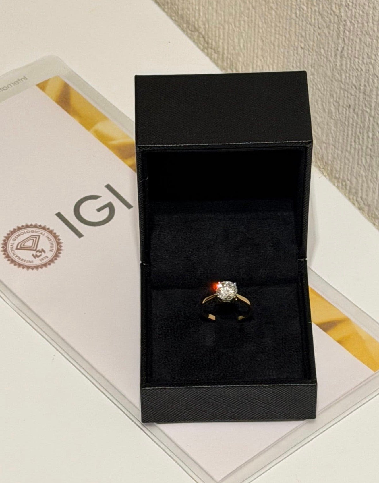 Gouden ring met VS1 diamant van maar liefst 2.00 karaat!, Sieraden, Tassen en Uiterlijk, Ringen, Nieuw, Ophalen of Verzenden, 17 tot 18