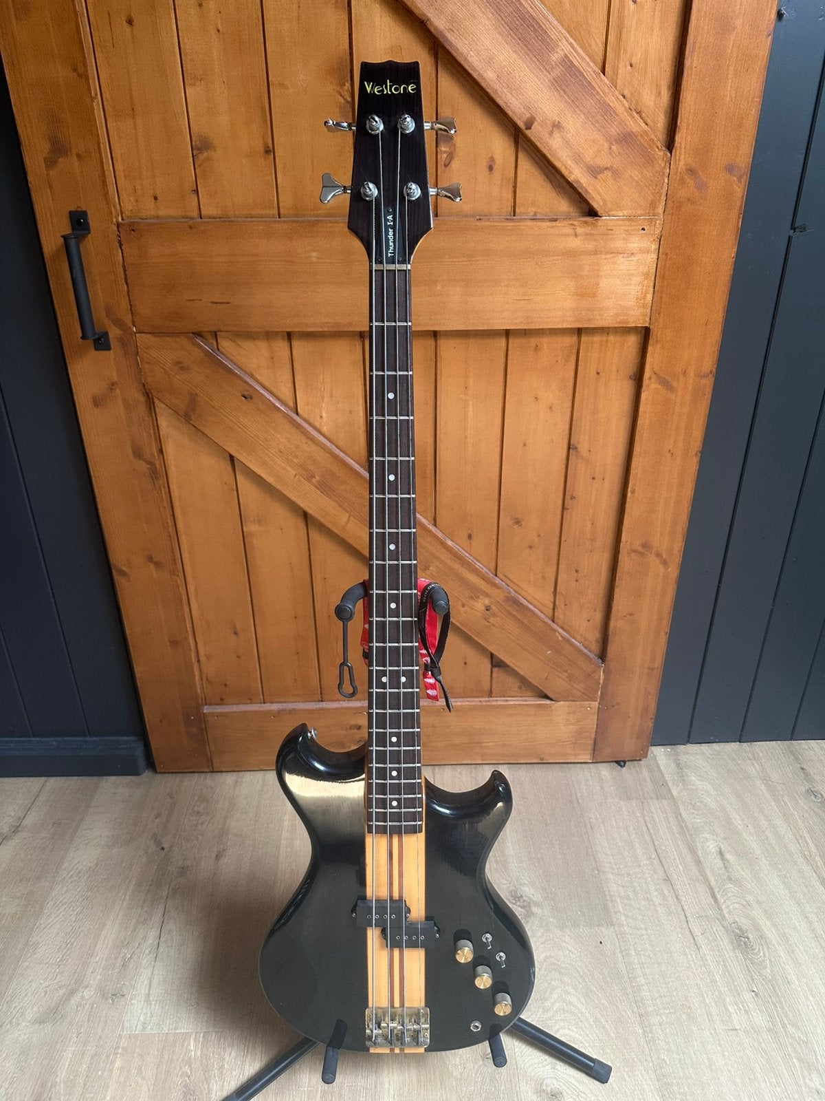 Westone Thunder 1A Bass, Muziek en Instrumenten, Snaarinstrumenten | Gitaren | Bas, Ophalen, Gebruikt