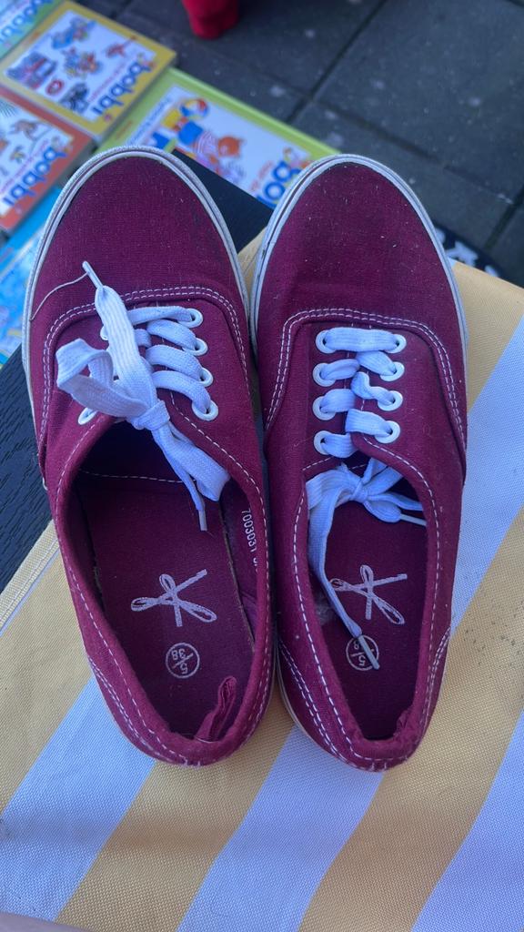 Bordeaux rood maat 38, Ophalen of Verzenden, Zo goed als nieuw, Rood, Sneakers of Gympen